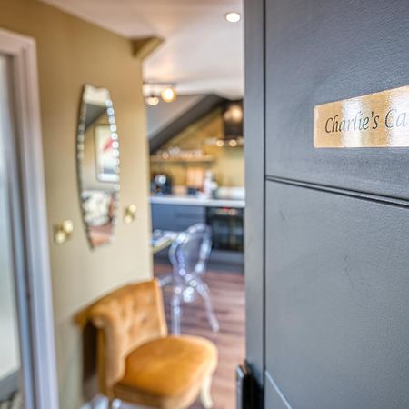 Casa Del Artista - Luxury Apartments, Whitby Ruang foto