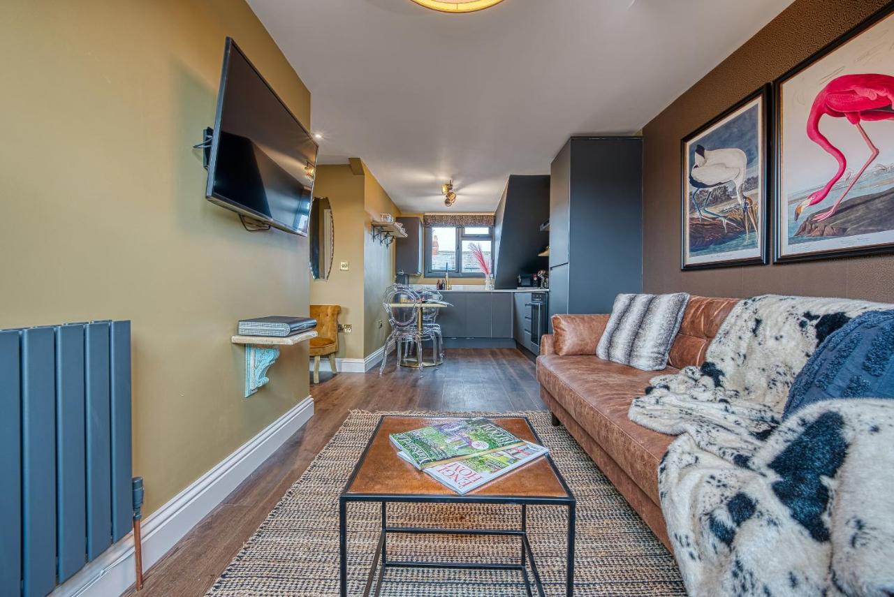 Casa Del Artista - Luxury Apartments, Whitby Bagian luar foto