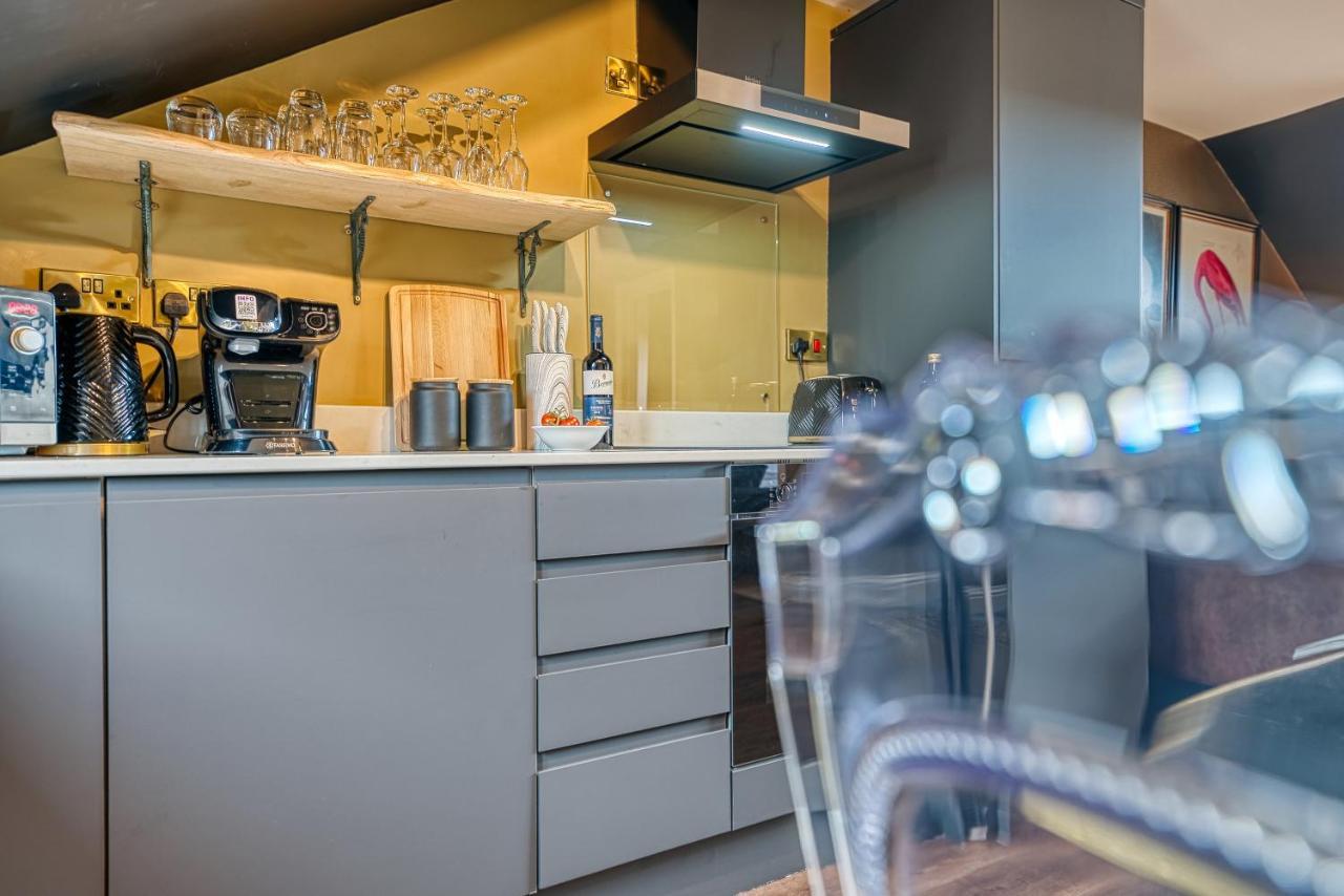 Casa Del Artista - Luxury Apartments, Whitby Bagian luar foto