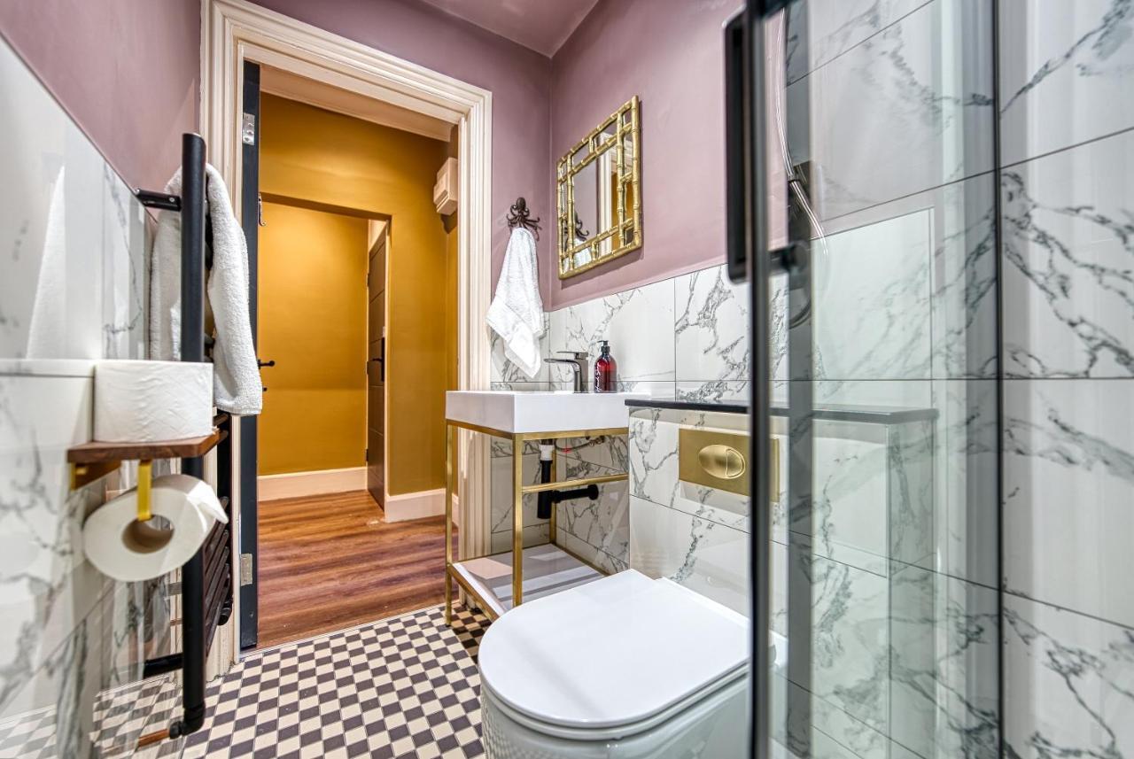 Casa Del Artista - Luxury Apartments, Whitby Bagian luar foto