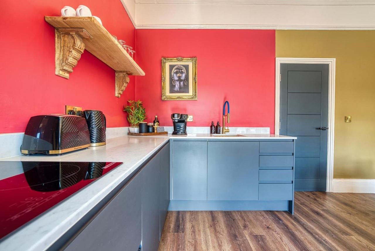 Casa Del Artista - Luxury Apartments, Whitby Bagian luar foto