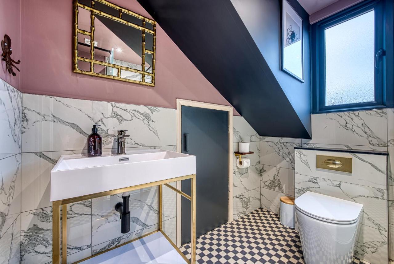 Casa Del Artista - Luxury Apartments, Whitby Bagian luar foto