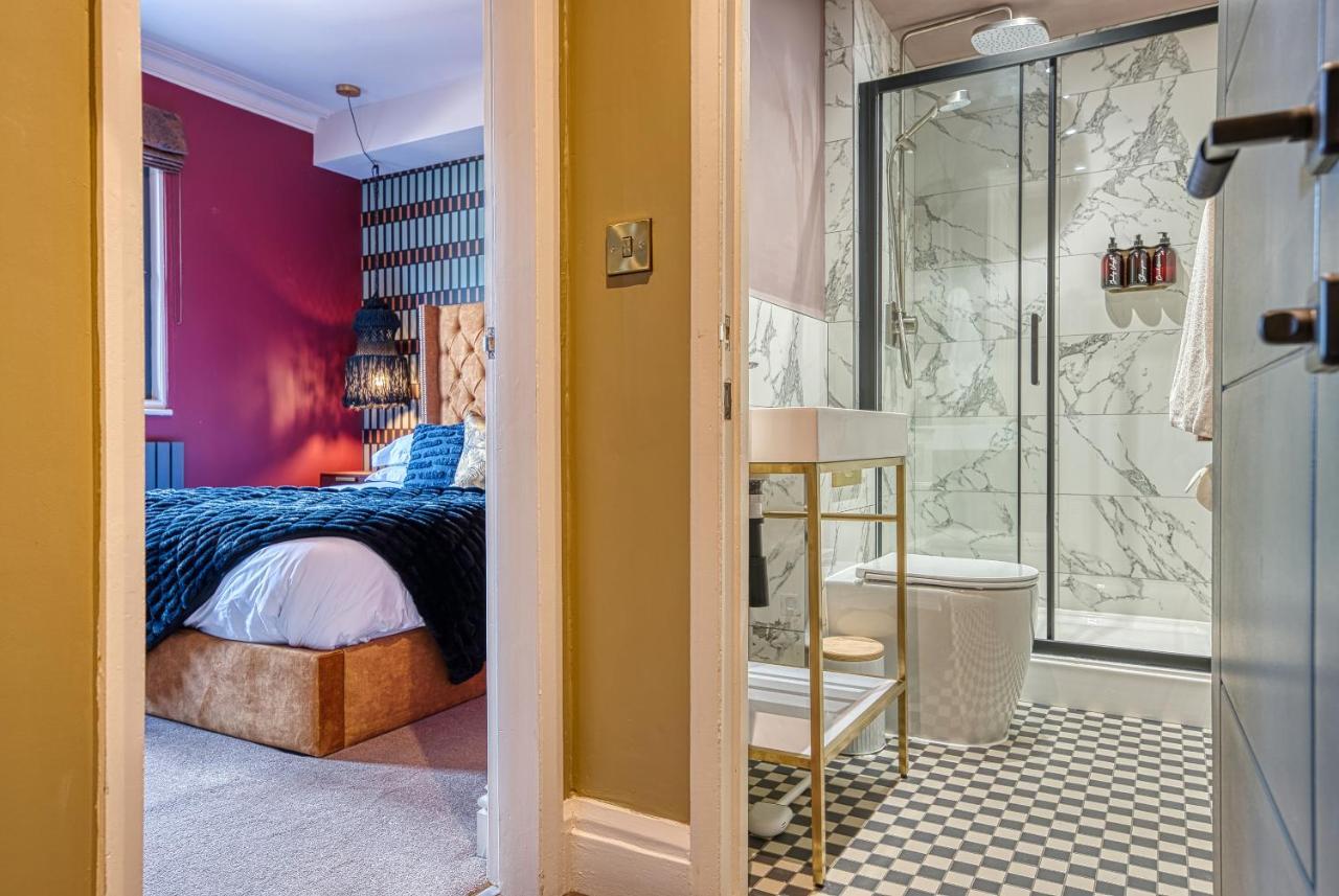 Casa Del Artista - Luxury Apartments, Whitby Bagian luar foto