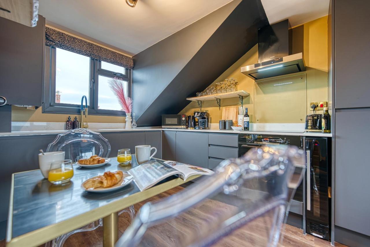 Casa Del Artista - Luxury Apartments, Whitby Bagian luar foto
