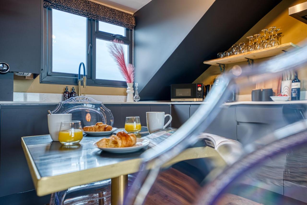 Casa Del Artista - Luxury Apartments, Whitby Bagian luar foto