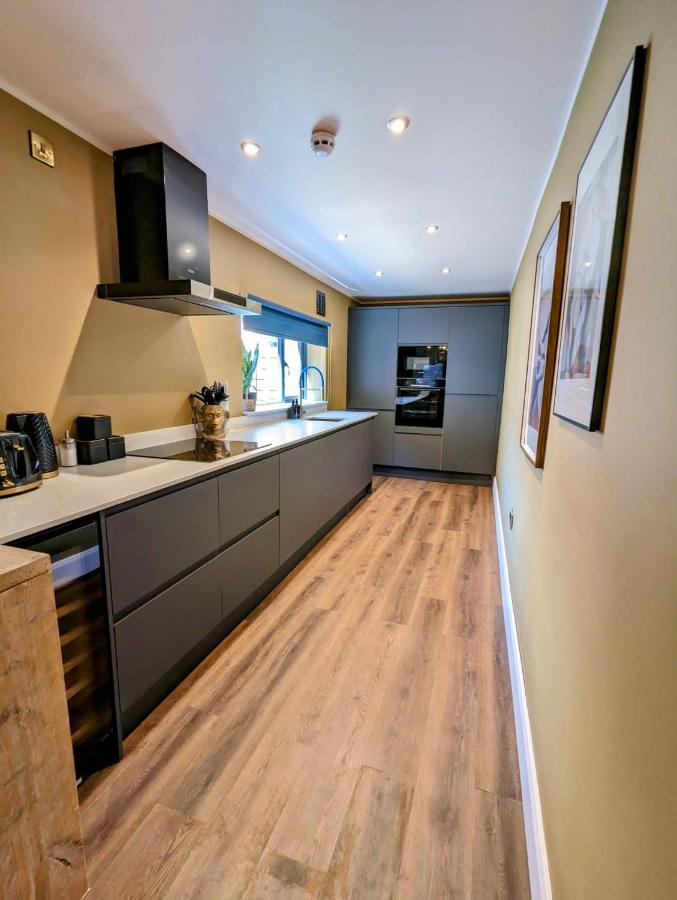 Casa Del Artista - Luxury Apartments, Whitby Bagian luar foto