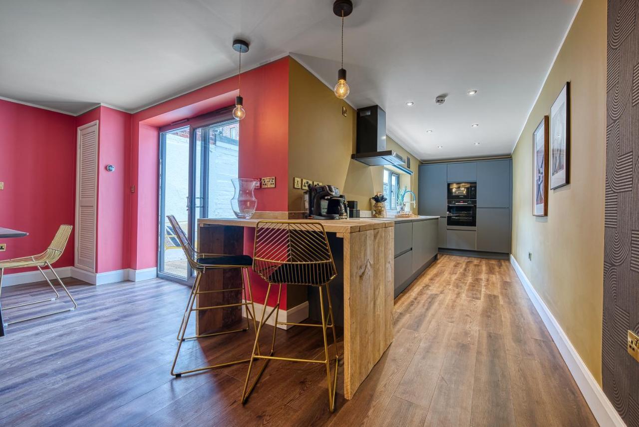 Casa Del Artista - Luxury Apartments, Whitby Bagian luar foto