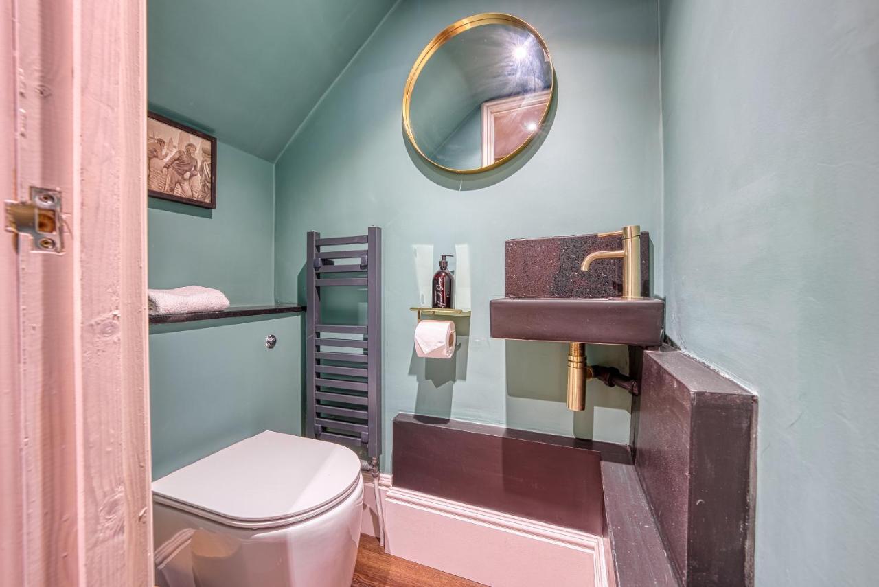 Casa Del Artista - Luxury Apartments, Whitby Bagian luar foto