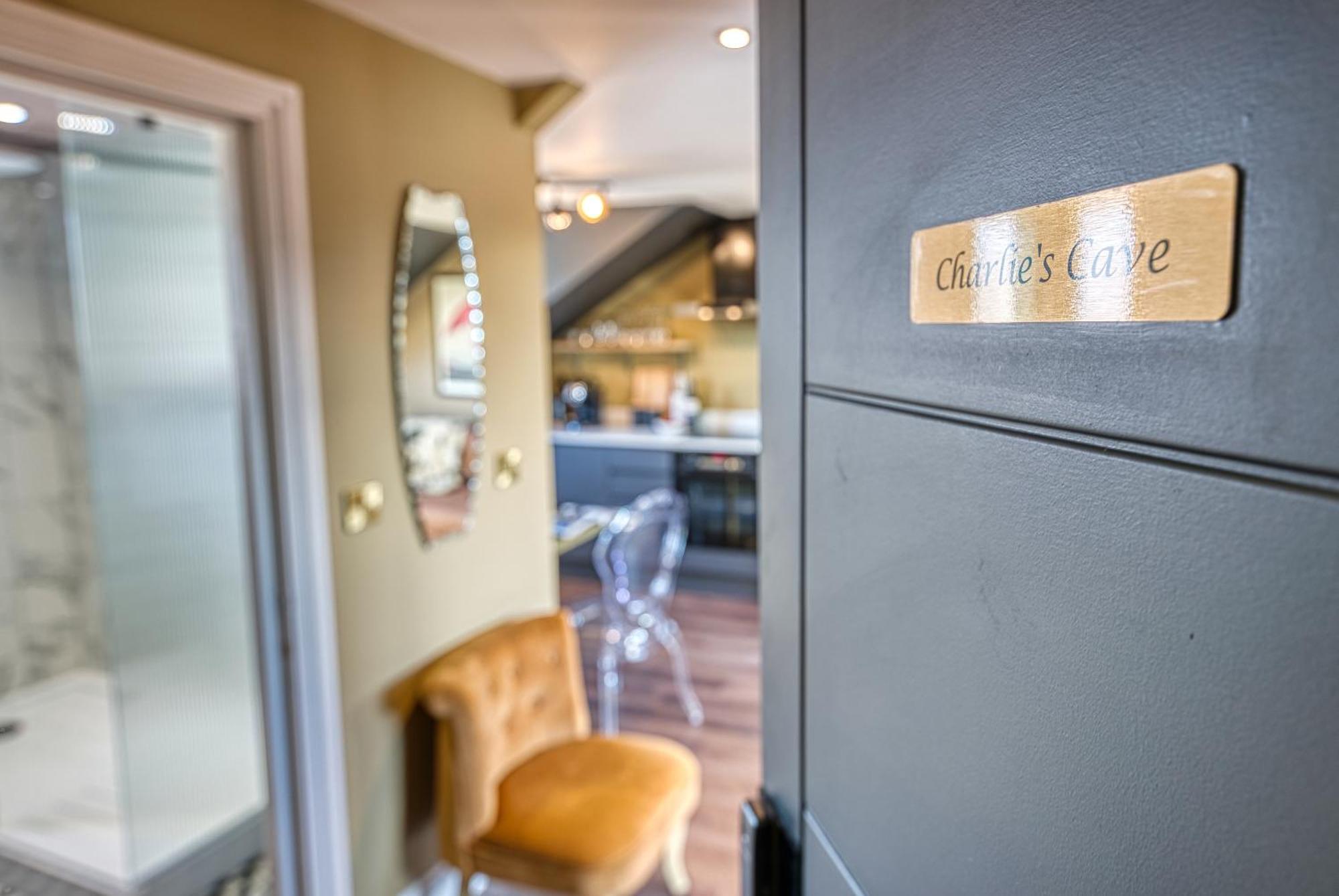 Casa Del Artista - Luxury Apartments, Whitby Ruang foto